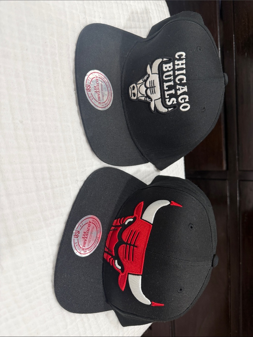 BNWT Two Mitchell & Ness Chicago Bulls Black Red Logo Snapback Hats